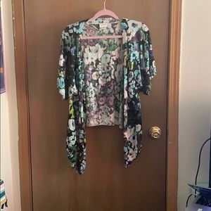 Short sleeve single button cardigan